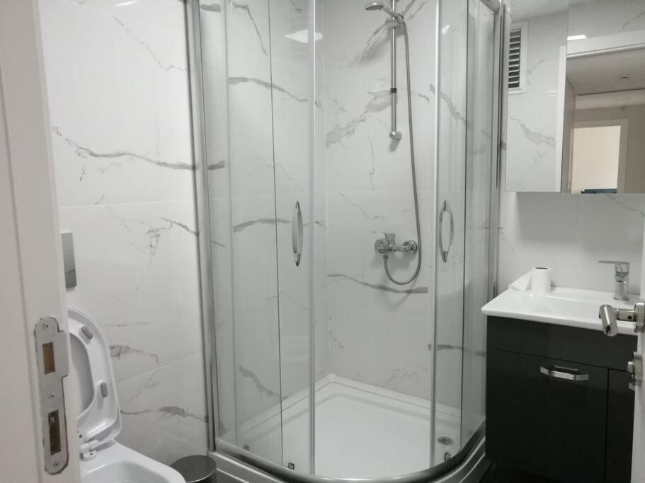 Sisli Apartment, 2 Bedrooms, 250 M Metro, New Modern Residence Istanbul Luaran gambar